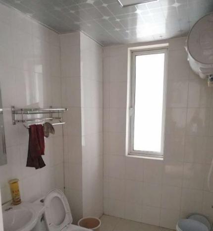 100平简装得多少钱-100平房子装修乳胶漆和集成板哪个划算？