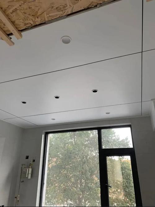 装修吊顶一般用什么板材好-吊顶用石膏板还是木板比较好？