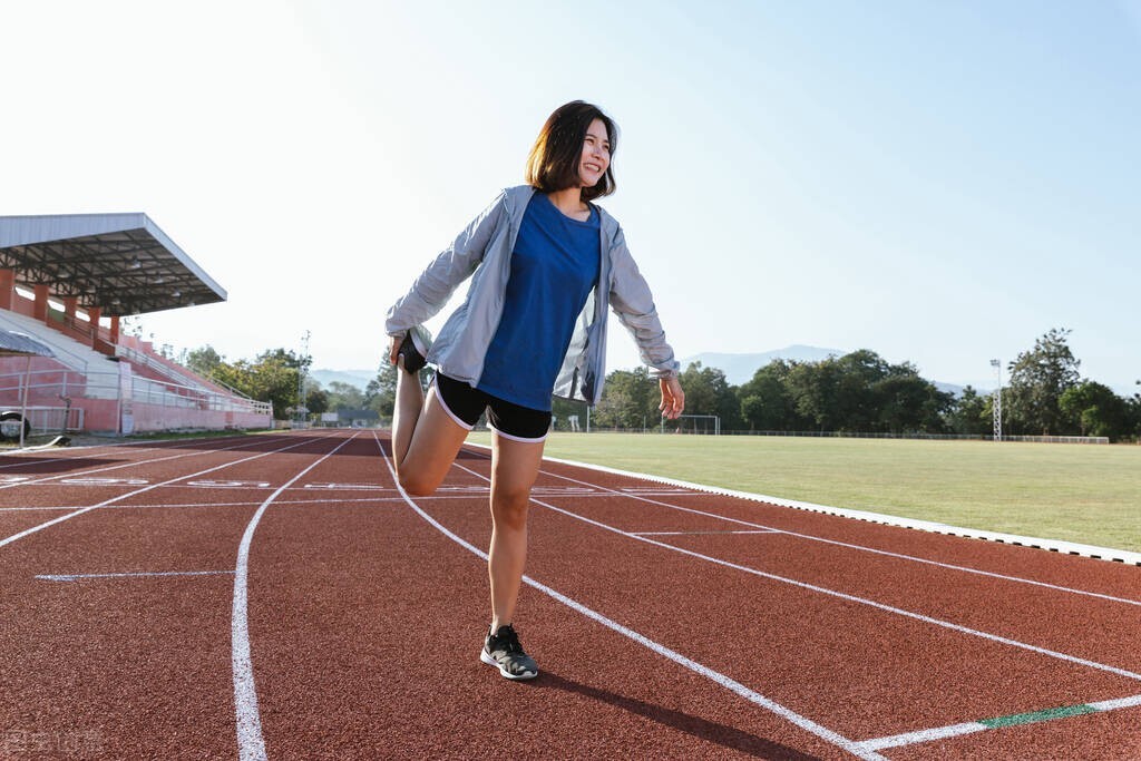 120平方6万装修效果图-岩板装修全包费用明细？