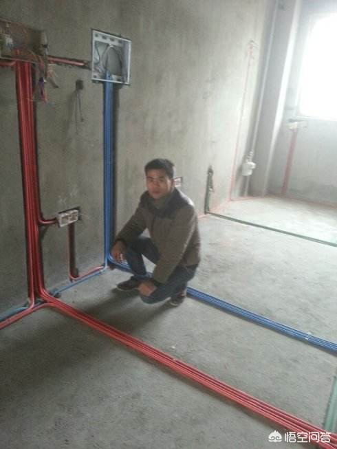 聊聊装修-现在什么技术工作好？木工，瓦工一天多少钱？