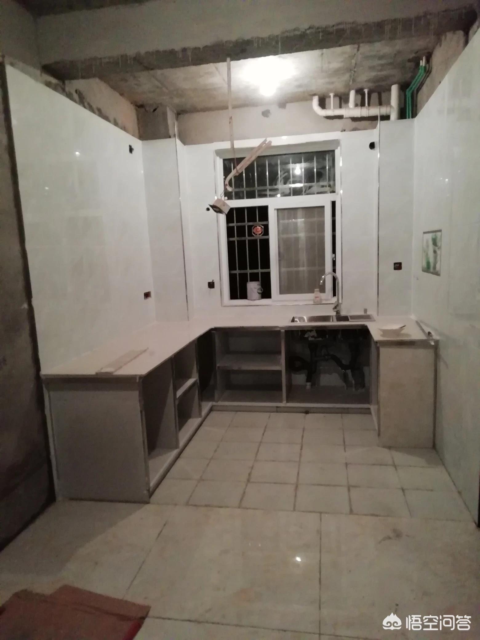 聊聊装修-现在什么技术工作好？木工，瓦工一天多少钱？