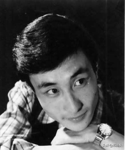 巩汉林小品有哪些-小品《走四方》里巩汉林唱“您看这道菜群英荟萃，要您老八十一点都不贵…”根据什么歌改编？