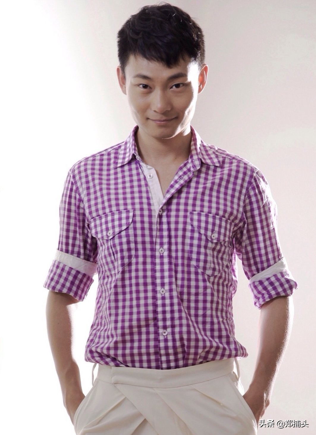 巩汉林小品有哪些-小品《走四方》里巩汉林唱“您看这道菜群英荟萃，要您老八十一点都不贵…”根据什么歌改编？